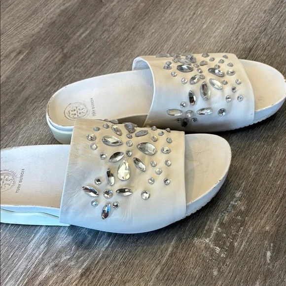 Tory Burch White Floral rhinestones Sandals leather up uppers and inside - Picture 5 of 7